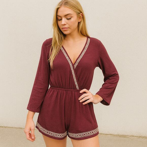 Forever 21 Romper Size M Burgundy Lace Trim V-neck Long Sleeve Crepe Rayon Y2K - Picture 1 of 12